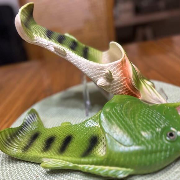 Quirky Green Fish Women's Slippers - Picture 5 of 6